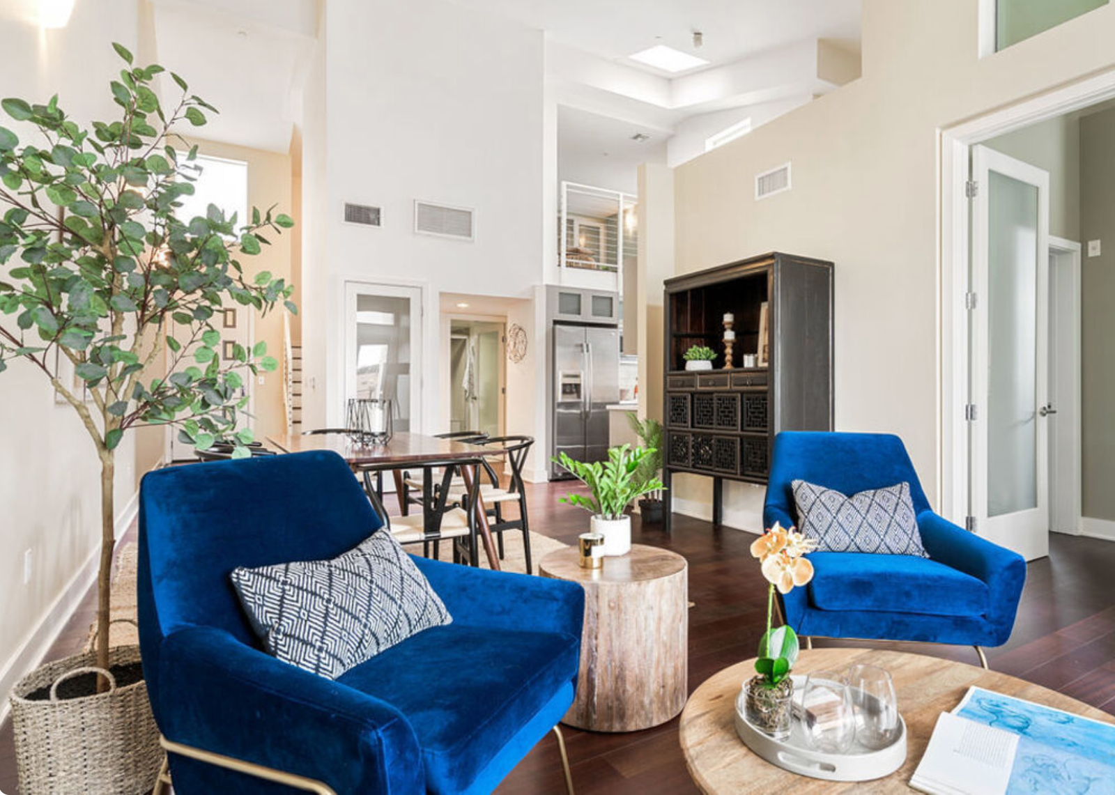 Home in Los Angeles Staged by Mid Modern Designs (7)